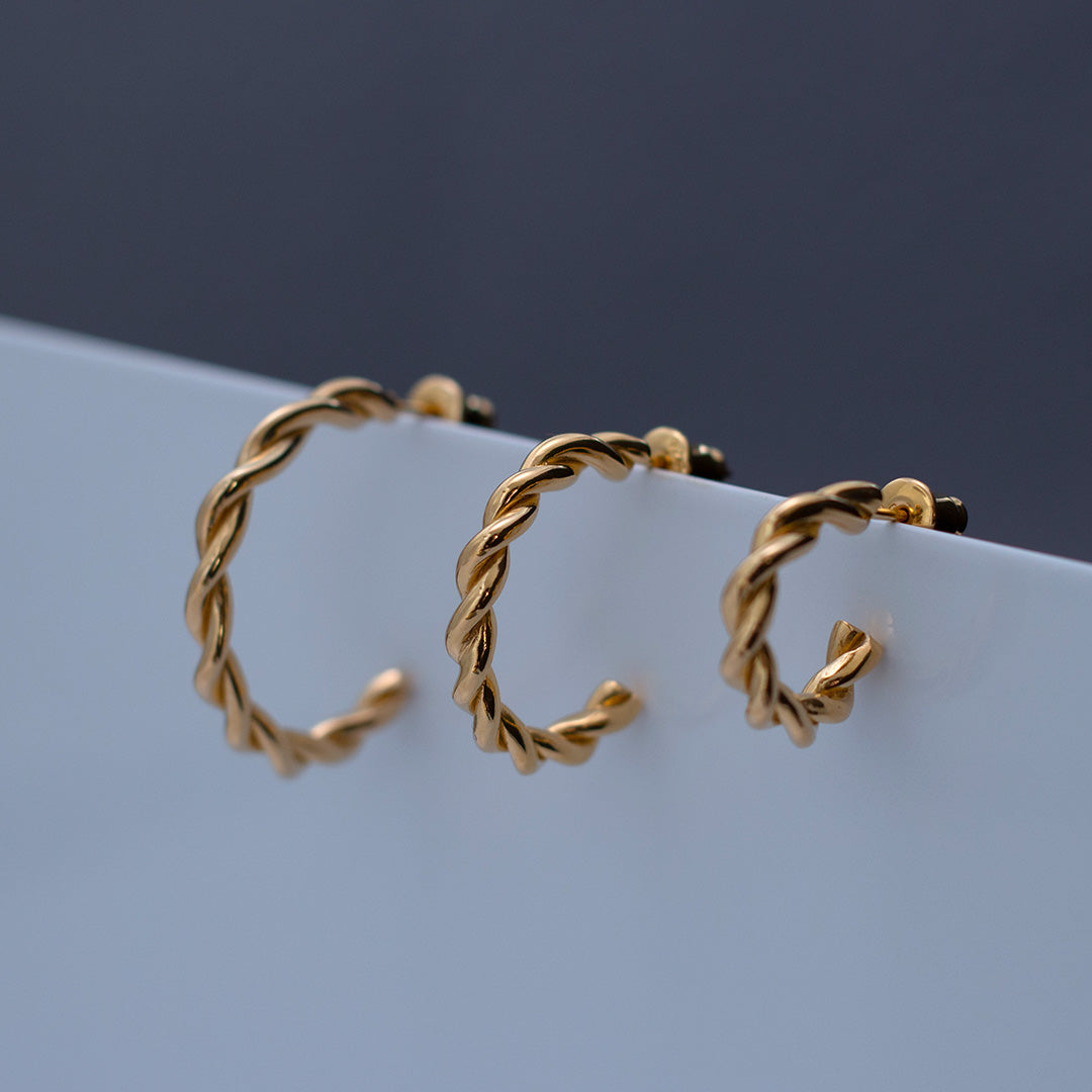 Twist Pierced Earrings/S size K18GP ツイストピアス/Sサイズ ゴールド