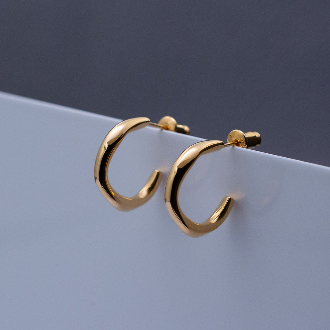 Wavy Pierced Earrings/Oval K18GP ウェイビーピアス/オーバル ゴールド