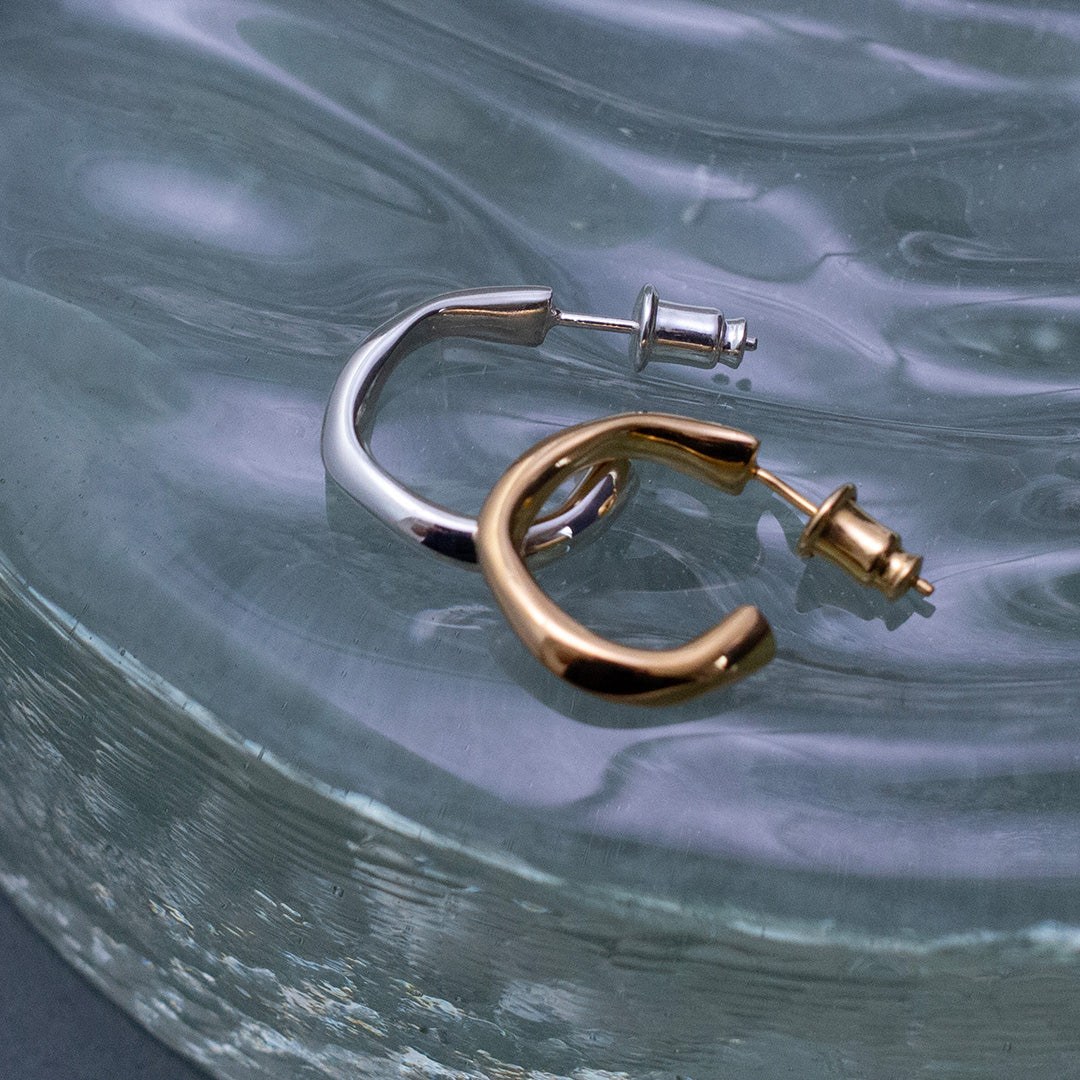 Wavy Pierced Earrings/Oval K18GP ウェイビーピアス/オーバル ゴールド