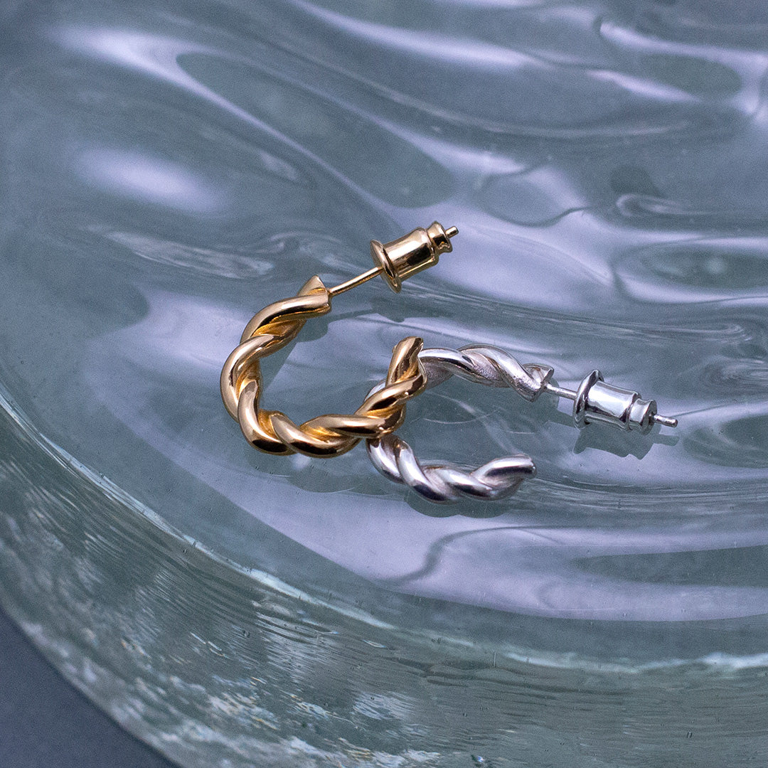 Twist Pierced Earrings/S size K18GP ツイストピアス/Sサイズ ゴールド