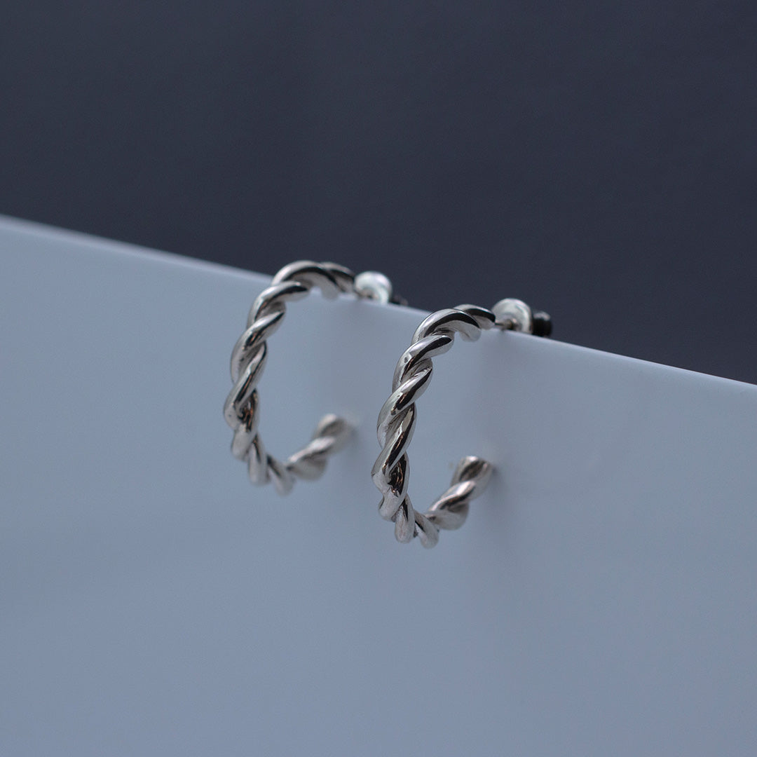 Twist Pierced Earrings/M size SV925 ツイストピアス/Mサイズ シルバー